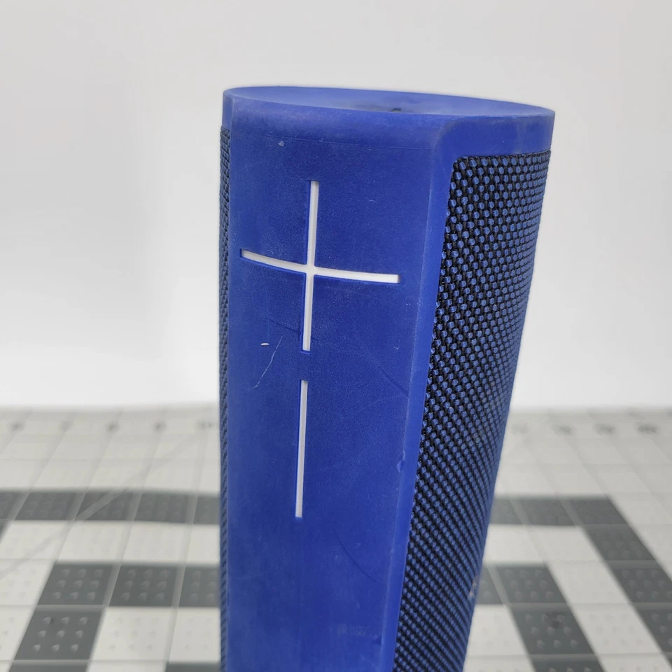 Alto-falante Bluetooth Portátil Ultimate Ears Blast S-00166 Azul Testado Sem Carregador - Imagem 3 de 4