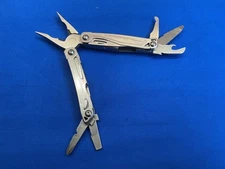 Leatherman Wingman Multi-Tool Knife Plier 2019 Date Code