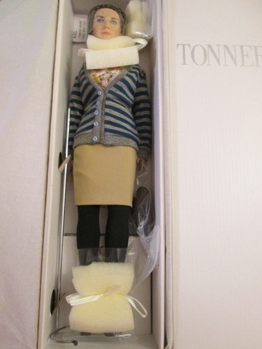 Amy Farrah Fowler First Edition Tonner Doll Big Bang Theory Mayim Bialik NRFB - Picture 2 of 10