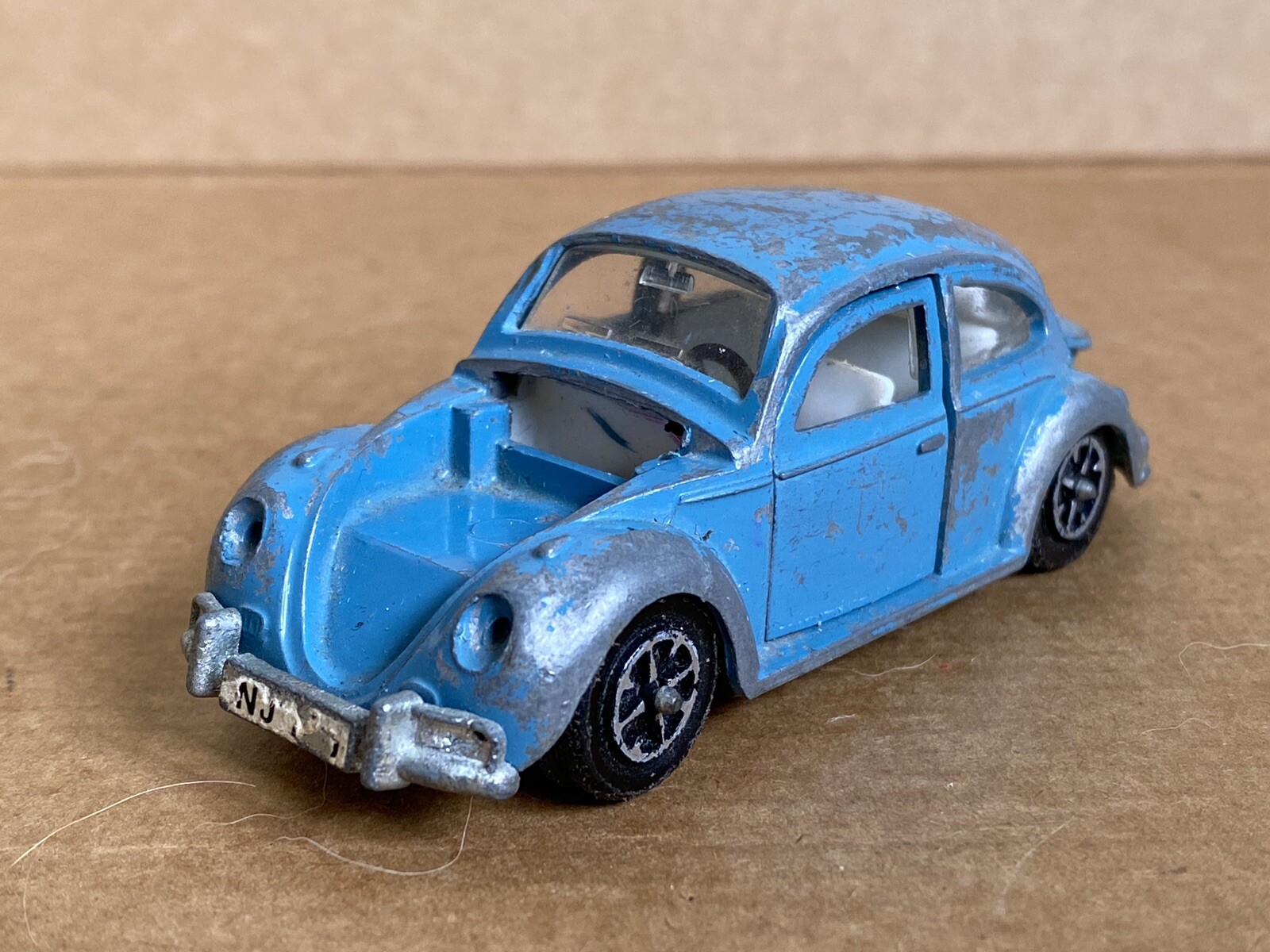 Dinky 129, Volkswagen 1300 Sedan - Free Price Guide & Review