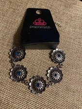 Paparazzi Jewelry Bracelet Funky Flower Child - Blue