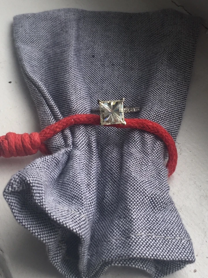 Anillo Moissanita Corte Princesa Charles&Colvard, Ajuste Paladio, TCW 3.8, Talla 5 Foto 2 de 4