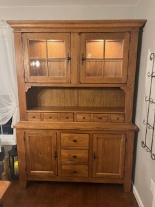 Broyhill Attic Heirloom Complete Dining Room Set Table, Leaves