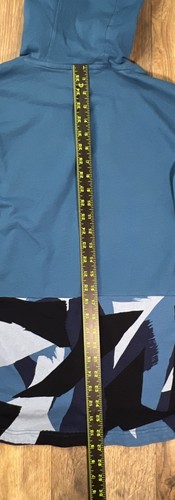 Nike Sportswear Felpa con Cappuccio Blu Spellout Mimetica Astratta Pullover Leggero Medium. - Foto 6 di 8