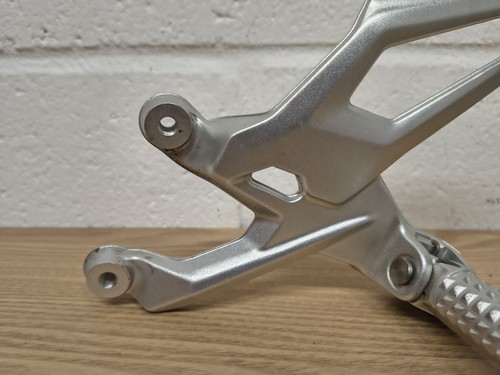 BMW S1000R Left Front Footrest 2017-2021 Rider Foot Peg Mount Bracket 8562397 - Picture 3 of 8