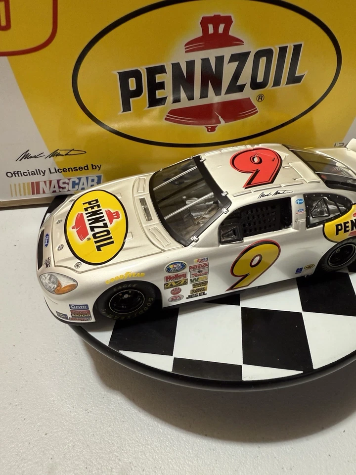 RARE* Mark Martin PEARL FINISH #6 PENNZOIL 2004 Owners Series 1/24 Diecast - Image 4 of 4