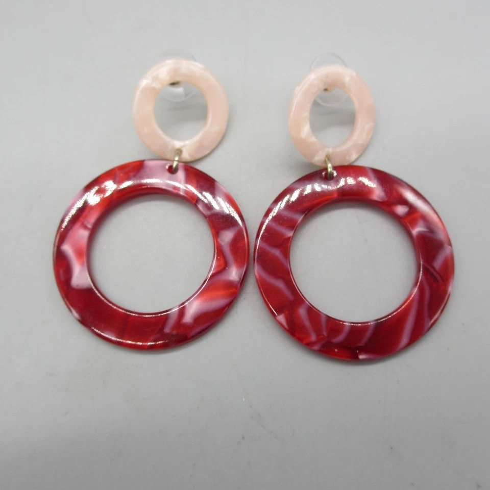 Pendientes Lucite vintage colgantes rosa rojo jaspeado aro poste para orejas perforadas Foto 4 de 4
