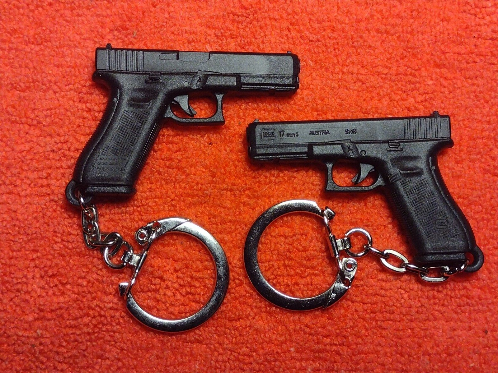 2 GLOCK 17 Gen5 AUSTRIA 9X19 9MM Mini Firearm Handgun Pistol KEYCHAINS SHOTSHOW