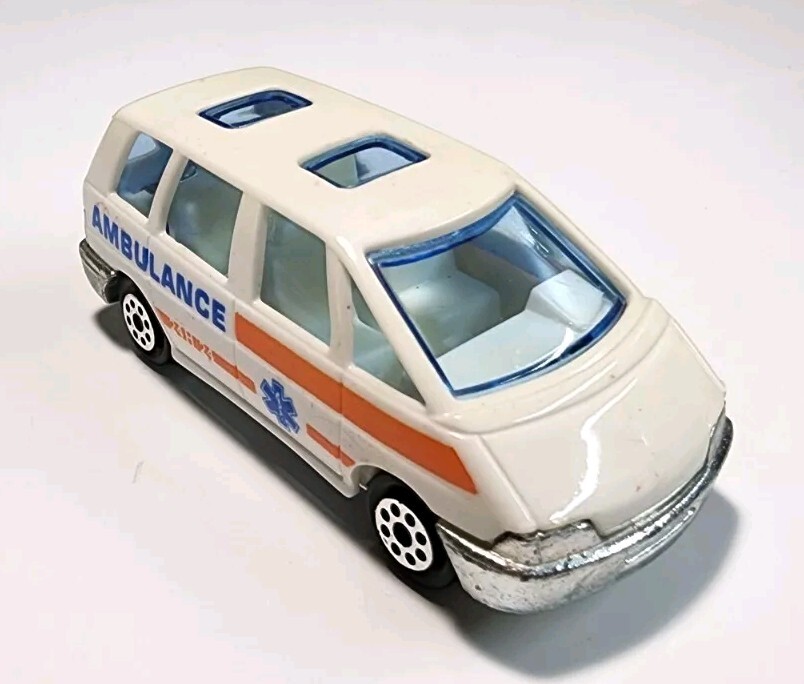 Novacar (Portugal) #110 Renault Espace Van White Ambulance 1/64