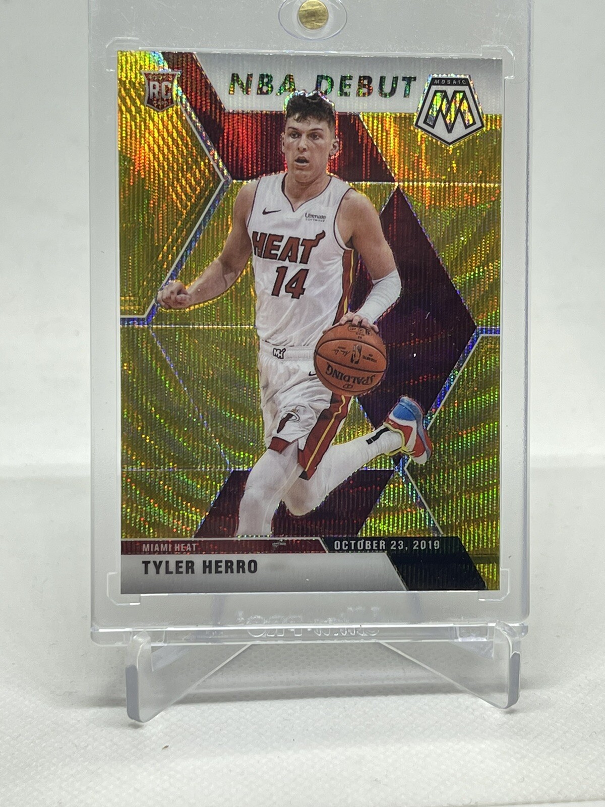 2019-20 Panini Mosaic #280 Tyler Herro NBA Debut Gold Wave Prizm Rookie Miami