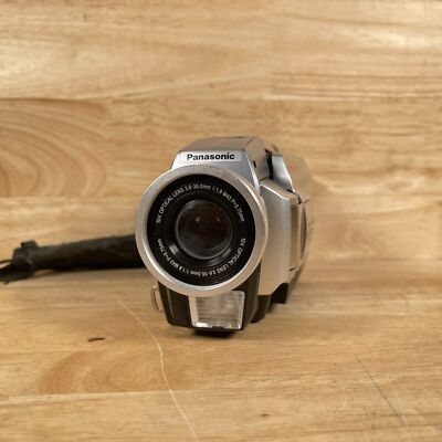 Panasonic PV-DC252D ビデオカメラ本体 Panasonic PV-DV102D 2.5
