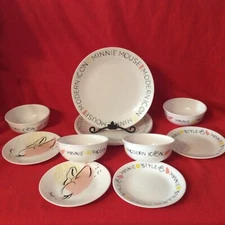 Corelle Minnie Mouse 12-piece Dinnerware Set Service for 4 New Disney