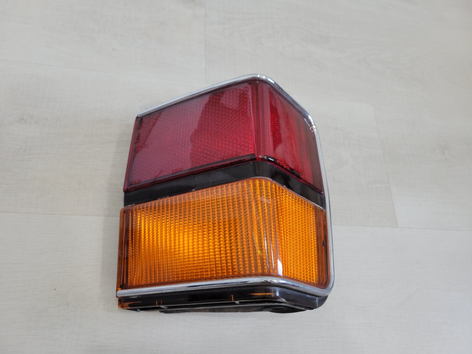BENTLEY TURBO R Left OUTER TAIL Right  LAMP TAILLIGHT Saloon 1985-1997