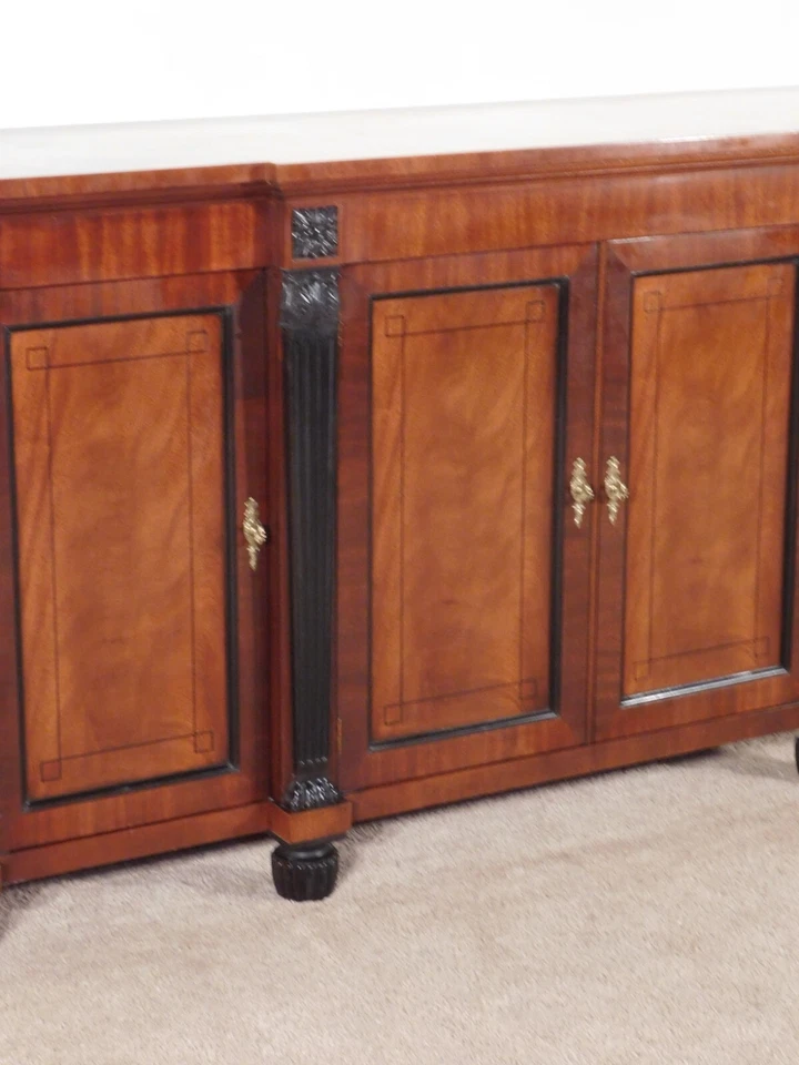 BAKER Muebles Colección Regencia Caoba con Acentos Ebonizados Aparador Servidor Foto 4 de 4