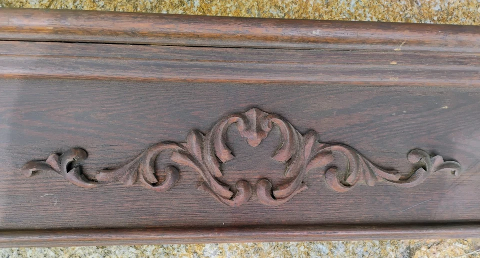 Antiguo frontón de cresta victoriana con tallas aplicadas 53" x 9" x 3" Foto 4 de 4