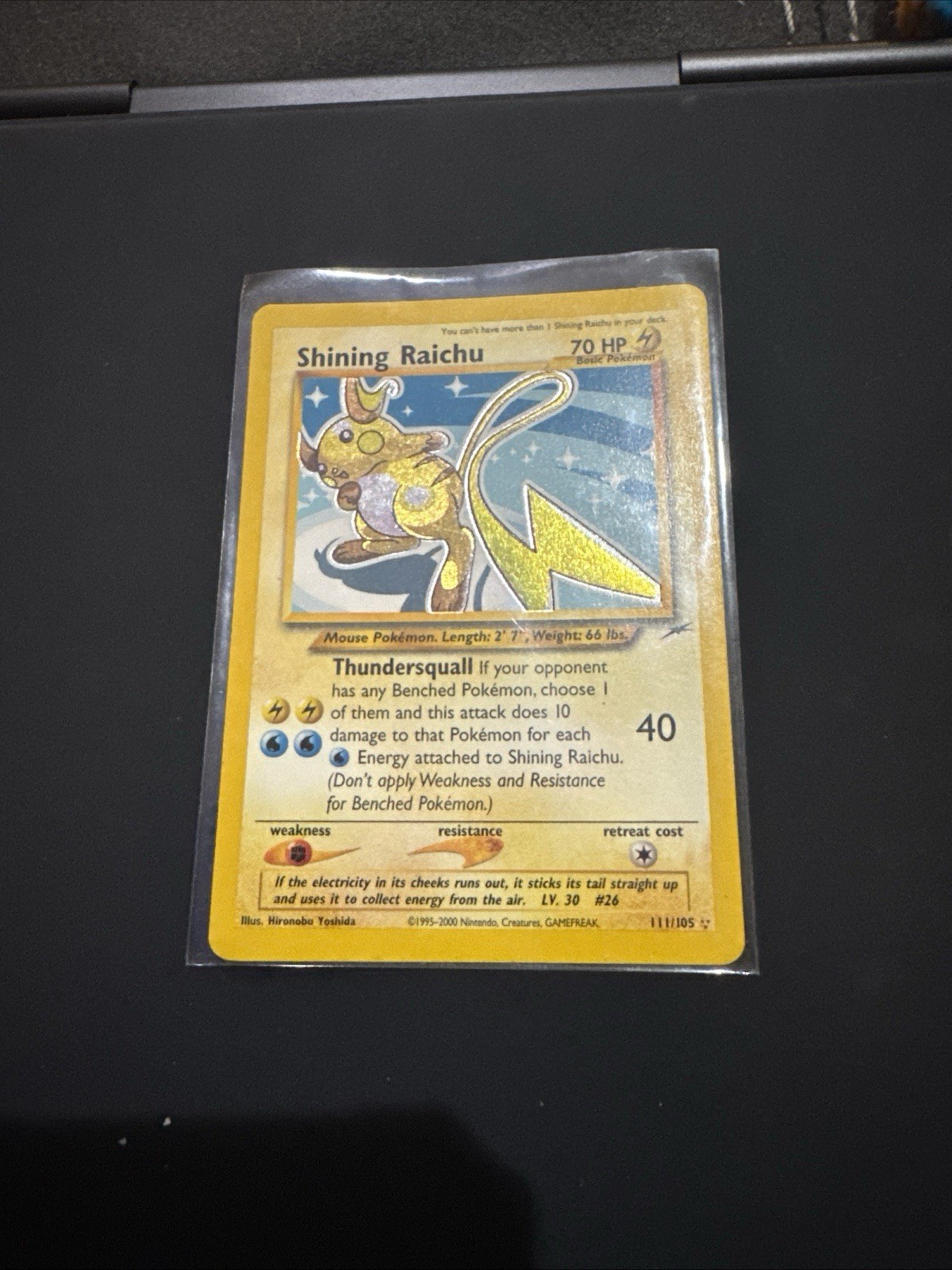 Shining Raichu Holo Card Neo Destiny 111/105 NM/LP Condition
