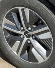 2022 Niro OE Wheel 16x6-1/2 5 Spoke Open Spoke Silver W/ Black Inserts Kia