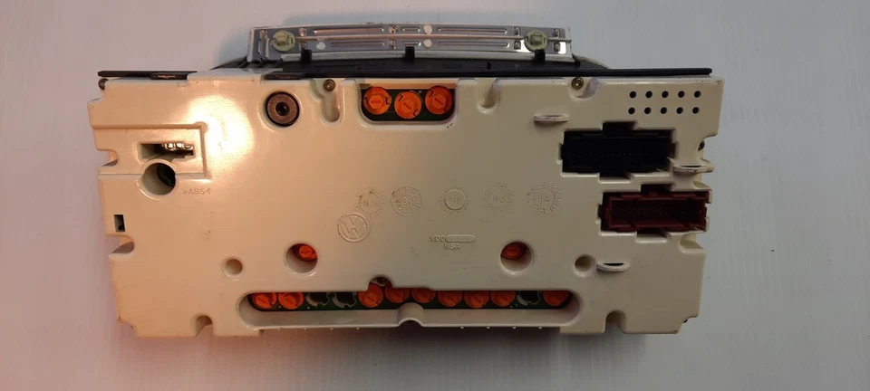 Cuadro de instrumentos velocímetro VW Jetta 1997 Foto 3 de 4