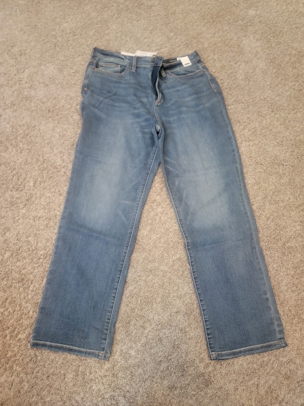 Judy Blue Jeans Women’s 15/32 Straight Fit High Waist  Crop Blue distressed NWT