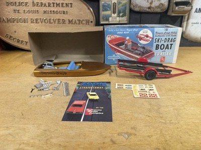 AMT Model Rayson Craft Ski-Drag Boat With Trailer Ford