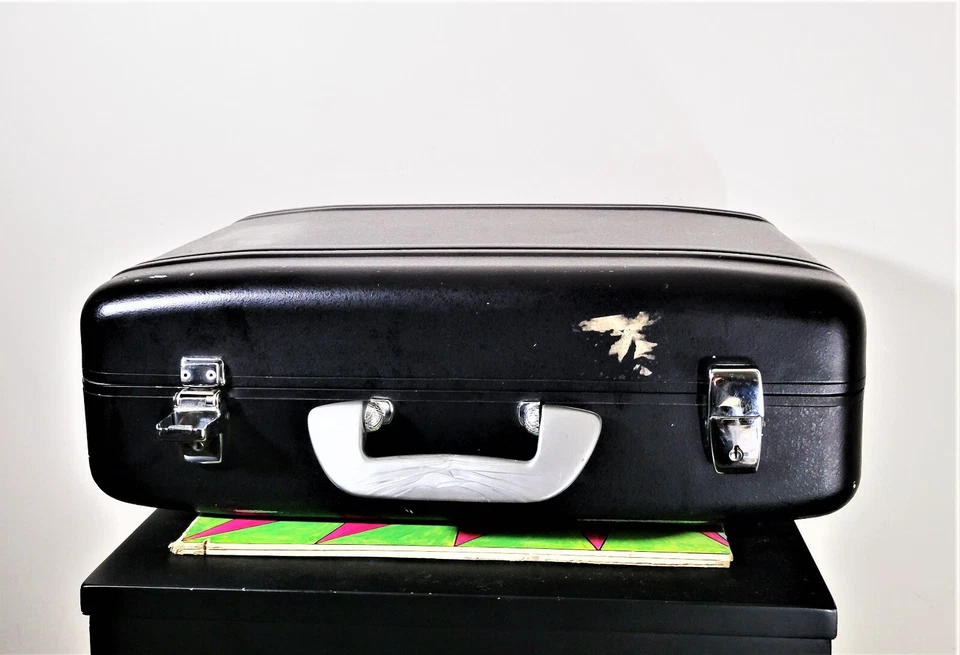 Estuche de viaje de aluminio rígido vintage para cámara con llaves 18 x 13 x 6 Foto 3 de 4