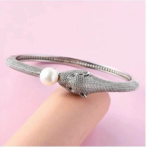 Brazalete de espinela negro perla de agua dulce natural y Boi Ploi en acero inoxidable Foto 2 de 4