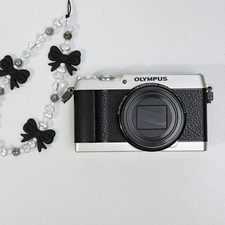Olympus STYLUS SH-1 Camera Silver Black Kit Battery Charger Card Reader