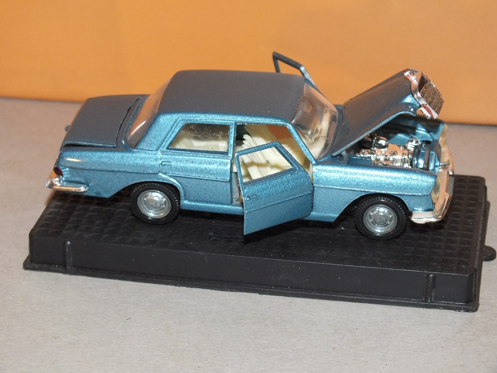 Picture 4 of 4