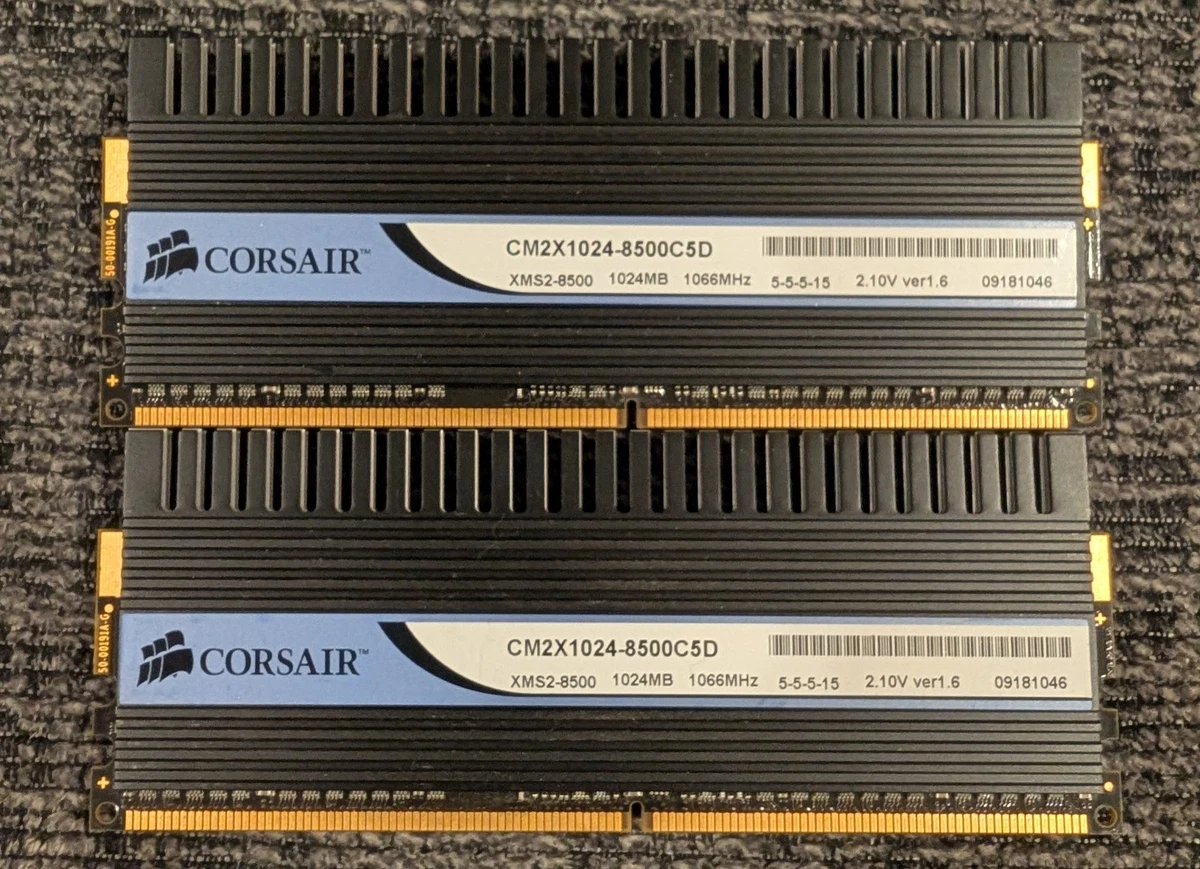 Corsair Dominator Series 4 GB DDR2 Kit 1066 MHz CL5 Review - A Closer Look