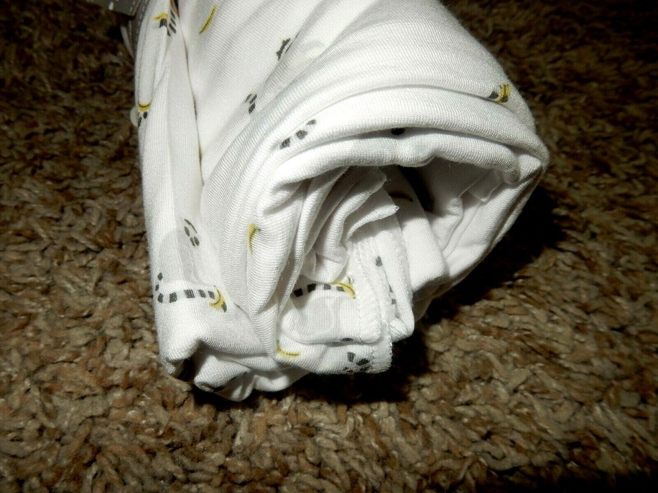 8V NWT ANGEL DEAR LEMUR Banana Bamboo Receiving Swaddle Baby Crib