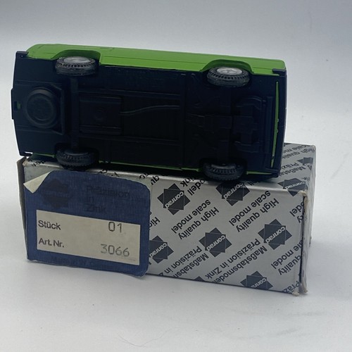 Conrad 3066 VW T3 Transporter Green 1/43 - Picture 5 of 5