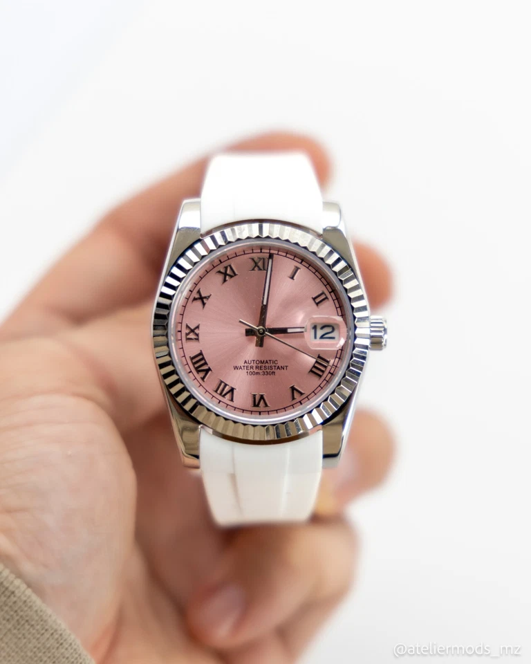 Custom Seiko NH35 Automatic 36mm Pink Dial Stainless Steel Watch w/ White Rubber Foto 2 de 4