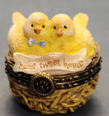 Boyds Uncle Bean's Treasure Box 4019383 Mr/Mrs Nestling Tweet Home w/Nester