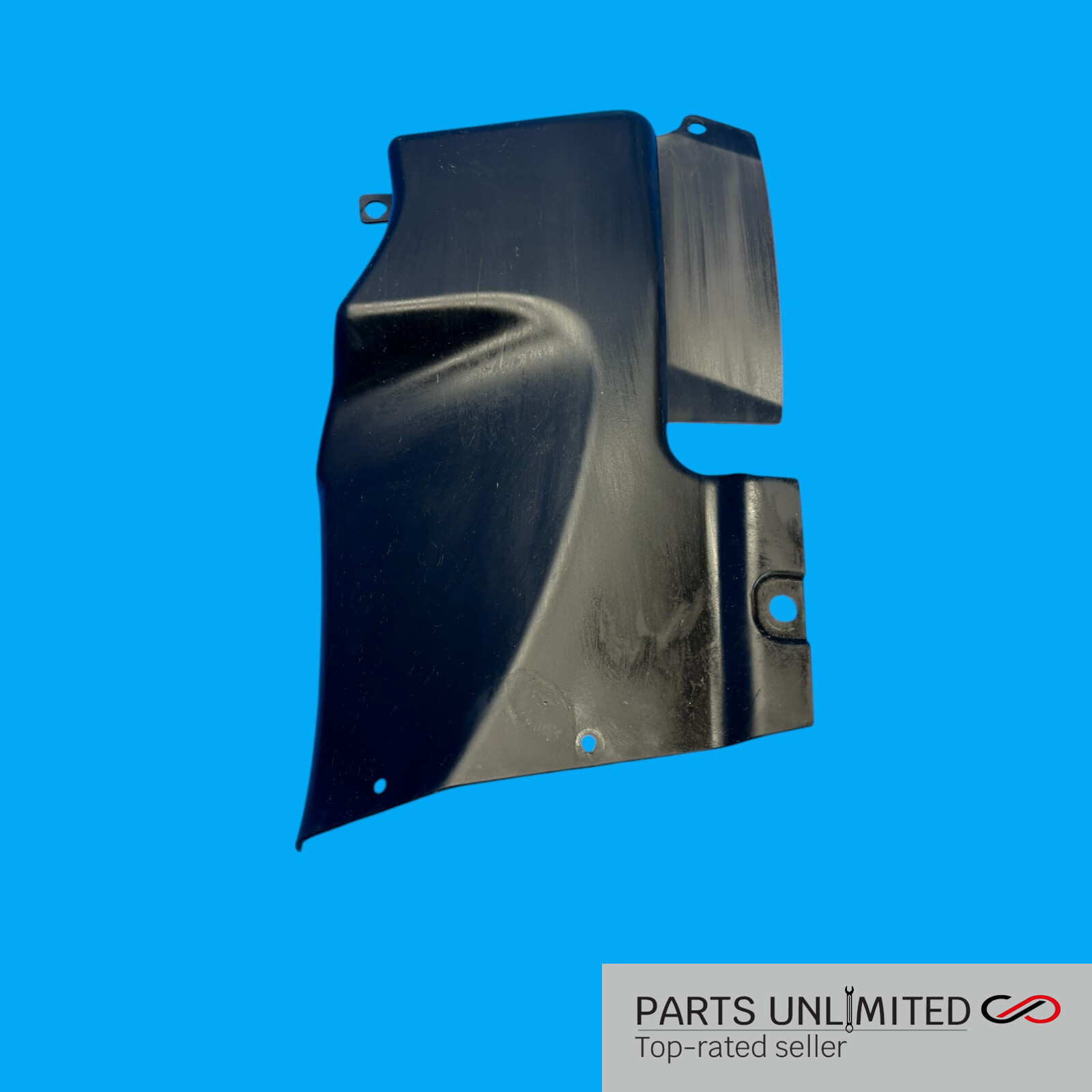 03-12 Maserati Quattroporte M139 OEM Left driver side engine motor cover 4.2L