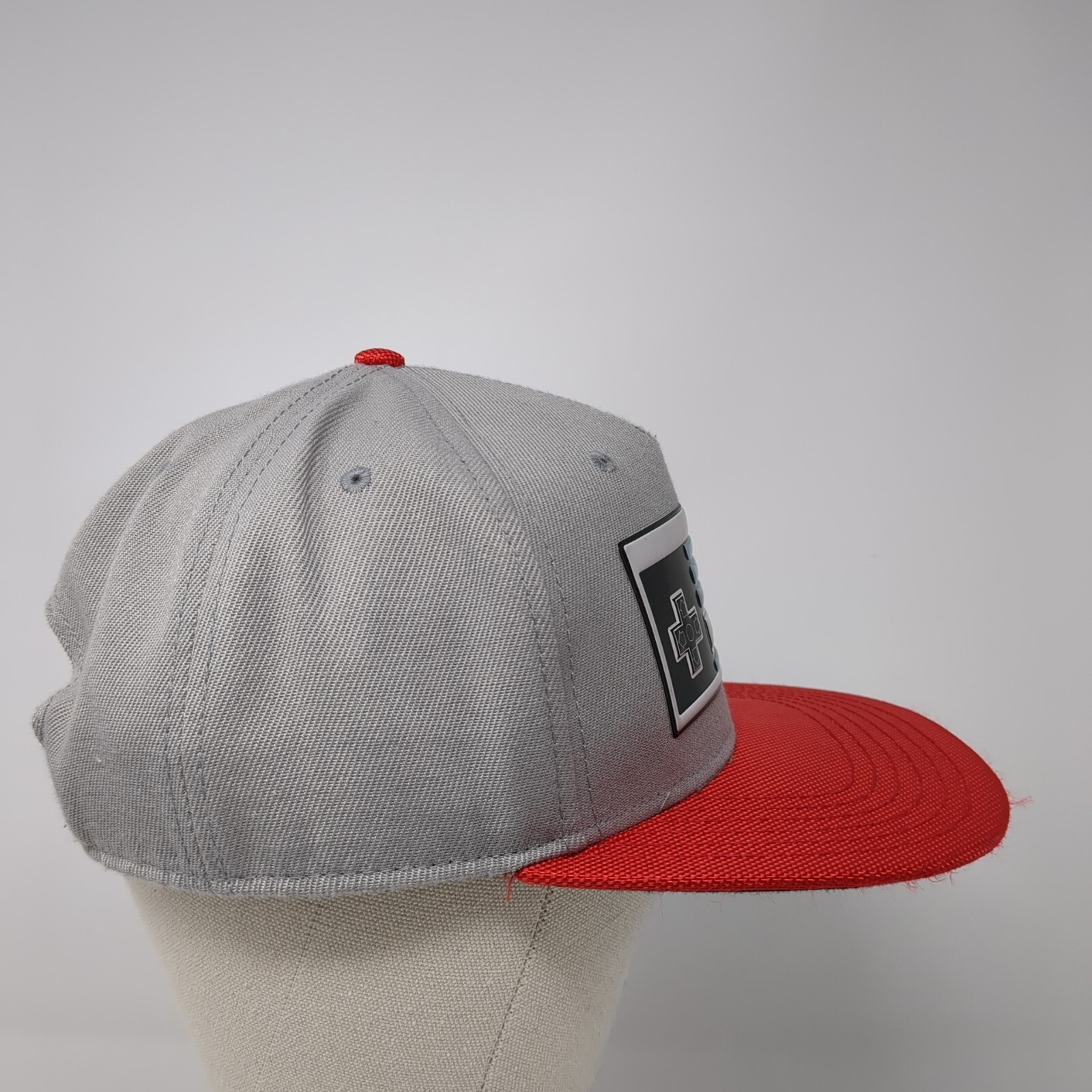 Nintendo NES Controller Snapback Hat Multi One Si… - image 4