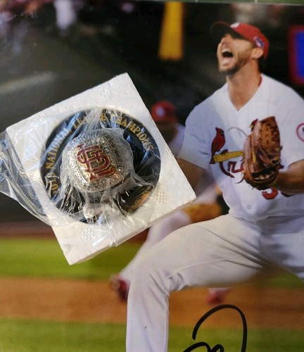 Anillo réplica Matt Holliday Giveaway de los Cardenales de San Luis 2013 NLCS nuevo en caja - Imagen 4 de 8