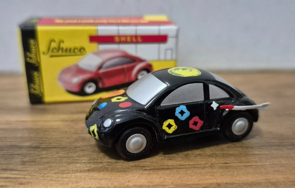 Schuco Piccolo VW New Beetle 1:90 in OVP Volkswagen Die Ludolfs - Bild 2 von 3