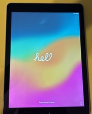 Apple ipad 6th generation 32gb wifi No Touch Id Charger And Cable Bundle 9.7in