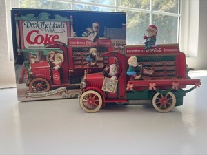 Coca-Cola “Deck The Halls With Coke” Illuminated Musical Truck – Enesco – Plays