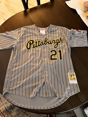 MENS ROBERTO CLEMENTE PIRATES MITCHELL & NESS XL JERSEY