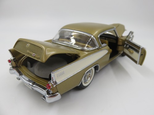 1957 Studebaker Golden Hawk 1:24 Die-cast Car - Danbury Mint w/ Box & Paperwork - Picture 9 of 18