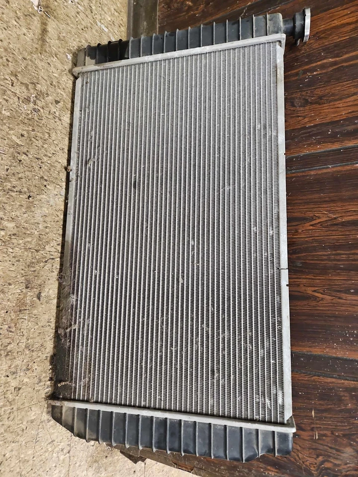 94-95 SUBURBAN CHEVY PICKUP 1500 2500 5,7 L (8-350) Radiador 1-3/8" Grueso OEM Foto 4 de 4