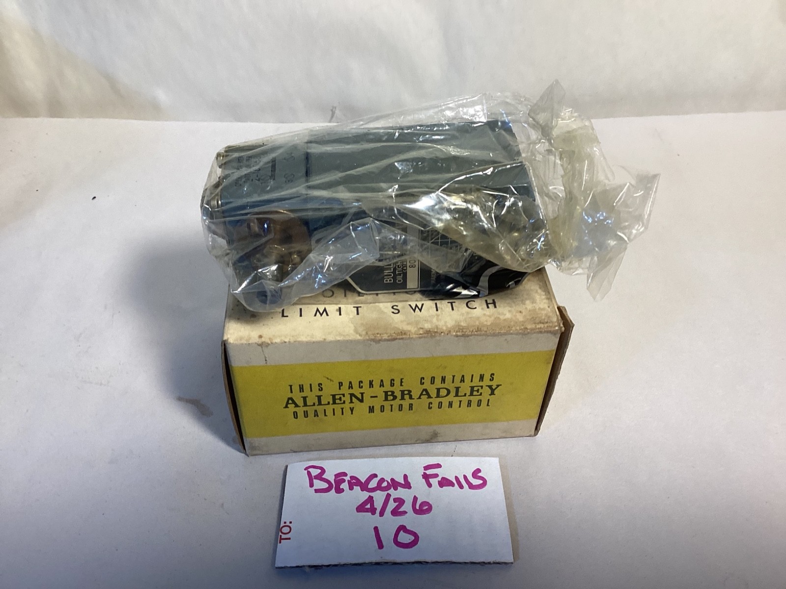 NOS Allen-Bradley #802T 700 C200 oiltight limit switch