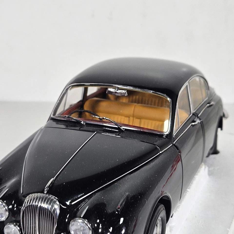 Paragon Models Daimler V8 250 0581 Diecast Limited Edition Certificate Box Pack - Image 3 of 4