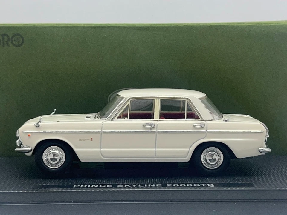 1966 Nissan Prince Skyline 2000GTB Bianco 1/43 Scala Modellino Auto EBBRO - Immagine 3 di 4
