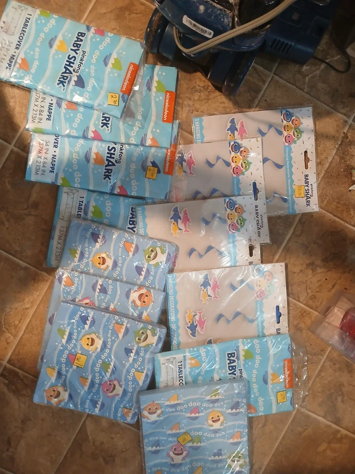 Lote de decoraciones de tiburón bebé suministros para fiestas Foto 2 de 3