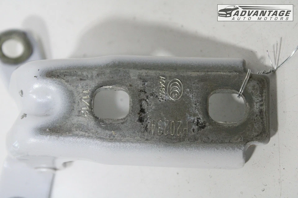 Cadillac CT4 2020-2025 sedán puerta delantera derecha juego de bisagras superior e inferior OEM Foto 4 de 4