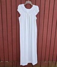 Vintage JCPenney Nightgown Full Length Lace Trim Embroidery Cottagecore Sz L