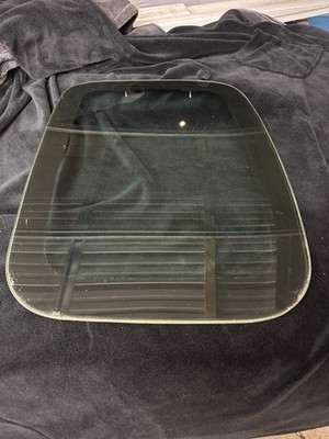 1997-1998 F-150 Extended Cab Quarter Window Drivers Side Stationary. 