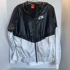 NIKE Women  s L Windrunner Black  White Hooded Windbreaker Jacket 804947-010